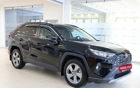 Toyota RAV4, 2020 год, 3 300 000 рублей, 8 фотография