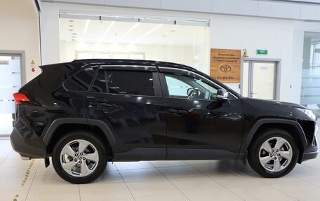 Toyota RAV4, 2020 год, 3 300 000 рублей, 9 фотография