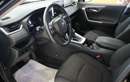 Toyota RAV4, 2020 год, 3 300 000 рублей, 14 фотография