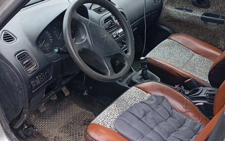 Mitsubishi Carisma I, 2001 год, 130 000 рублей, 5 фотография