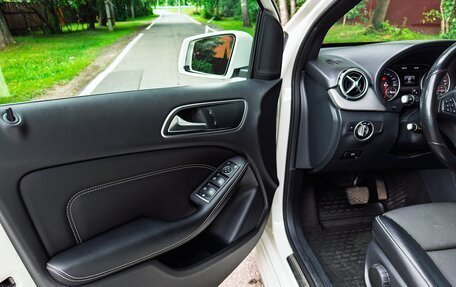 Mercedes-Benz B-Класс, 2016 год, 1 400 000 рублей, 8 фотография