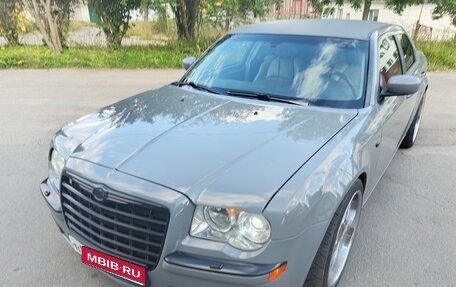 Chrysler 300C II, 2006 год, 900 000 рублей, 1 фотография