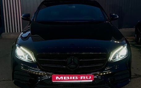 Mercedes-Benz E-Класс, 2019 год, 3 300 000 рублей, 2 фотография