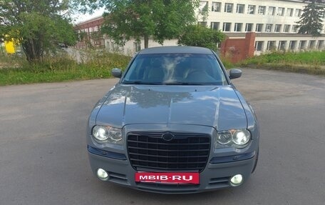 Chrysler 300C II, 2006 год, 900 000 рублей, 2 фотография