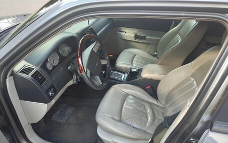 Chrysler 300C II, 2006 год, 900 000 рублей, 7 фотография