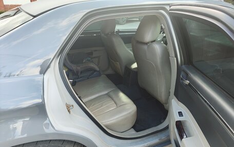 Chrysler 300C II, 2006 год, 900 000 рублей, 9 фотография