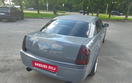 Chrysler 300C II, 2006 год, 900 000 рублей, 11 фотография