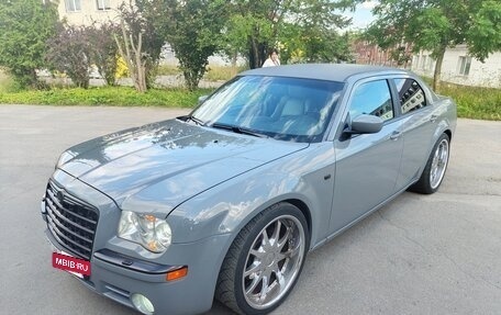 Chrysler 300C II, 2006 год, 900 000 рублей, 6 фотография
