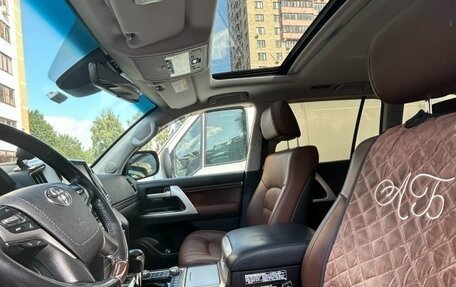 Toyota Land Cruiser 200, 2017 год, 5 999 999 рублей, 7 фотография