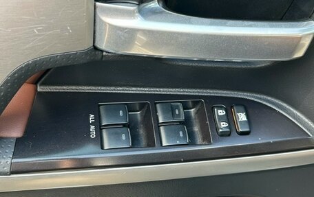 Toyota Land Cruiser 200, 2017 год, 5 999 999 рублей, 6 фотография