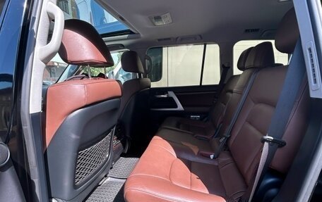 Toyota Land Cruiser 200, 2017 год, 5 999 999 рублей, 8 фотография