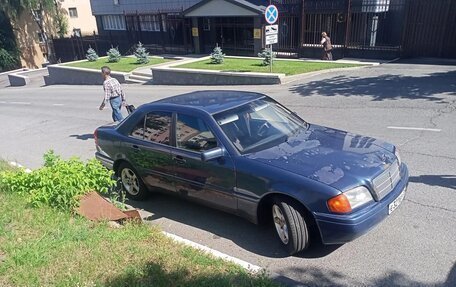 Mercedes-Benz C-Класс, 1994 год, 280 000 рублей, 2 фотография