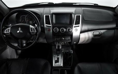 Mitsubishi Pajero Sport II рестайлинг, 2014 год, 1 665 000 рублей, 11 фотография