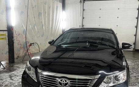 Toyota Camry, 2014 год, 1 900 000 рублей, 4 фотография