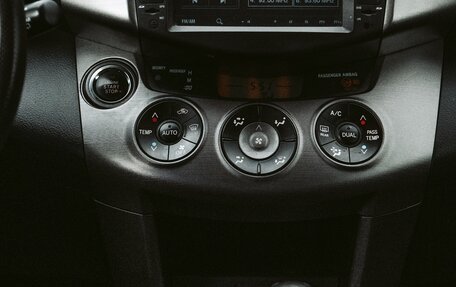 Toyota RAV4, 2011 год, 2 000 000 рублей, 4 фотография