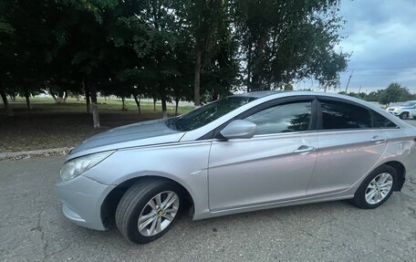 Hyundai Sonata VI, 2010 год, 649 000 рублей, 1 фотография