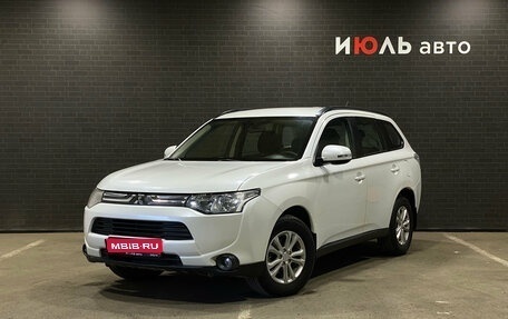 Mitsubishi Outlander III рестайлинг 3, 2013 год, 1 400 000 рублей, 1 фотография