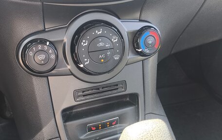 Ford Fiesta, 2016 год, 990 000 рублей, 11 фотография