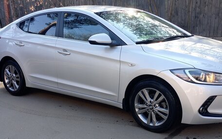 Hyundai Elantra VI рестайлинг, 2018 год, 1 400 000 рублей, 4 фотография