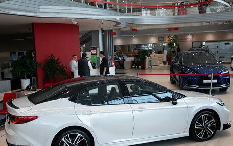 Toyota Camry, 2025 год, 4 690 000 рублей, 5 фотография