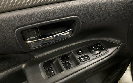 Mitsubishi Outlander III рестайлинг 3, 2013 год, 1 400 000 рублей, 15 фотография