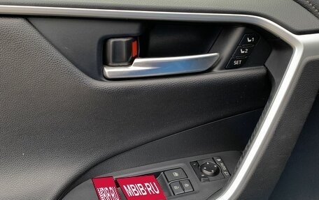 Toyota RAV4, 2020 год, 3 999 000 рублей, 23 фотография