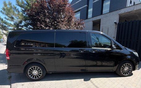 Mercedes-Benz V-Класс, 2016 год, 3 290 000 рублей, 3 фотография