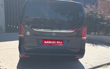 Mercedes-Benz V-Класс, 2016 год, 3 290 000 рублей, 4 фотография