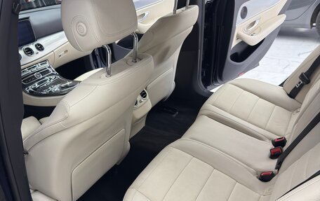 Mercedes-Benz E-Класс, 2018 год, 2 300 000 рублей, 14 фотография