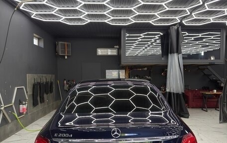 Mercedes-Benz E-Класс, 2018 год, 2 300 000 рублей, 20 фотография
