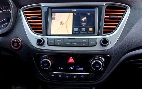 Hyundai Solaris II рестайлинг, 2018 год, 1 350 000 рублей, 16 фотография