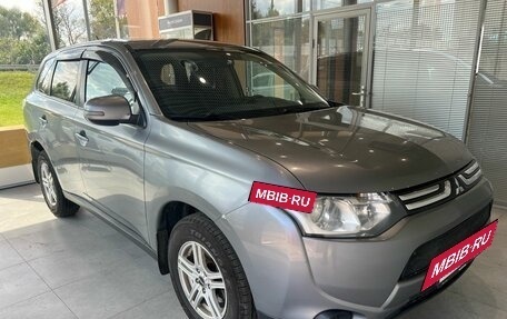 Mitsubishi Outlander III рестайлинг 3, 2013 год, 1 099 000 рублей, 3 фотография