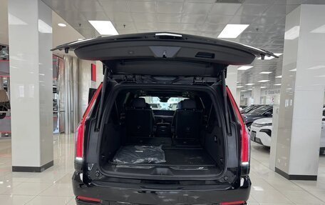 Cadillac Escalade V, 2025 год, 22 000 000 рублей, 8 фотография