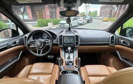Porsche Cayenne III, 2015 год, 3 999 999 рублей, 10 фотография