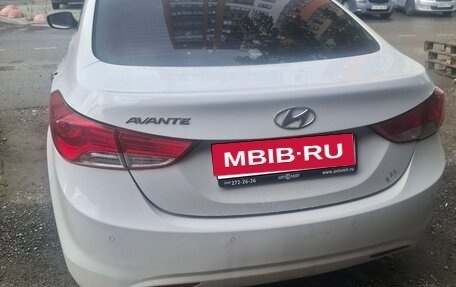 Hyundai Avante, 2011 год, 799 999 рублей, 2 фотография