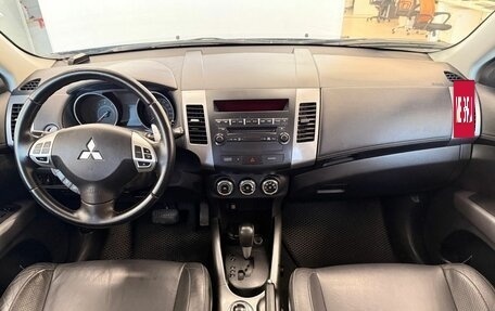 Mitsubishi Outlander III рестайлинг 3, 2011 год, 1 255 000 рублей, 9 фотография