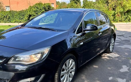 Opel Astra J, 2013 год, 900 000 рублей, 11 фотография