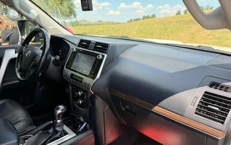 Toyota Land Cruiser Prado 150 рестайлинг 2, 2018 год, 5 500 000 рублей, 6 фотография