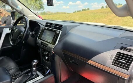 Toyota Land Cruiser Prado 150 рестайлинг 2, 2018 год, 5 500 000 рублей, 11 фотография