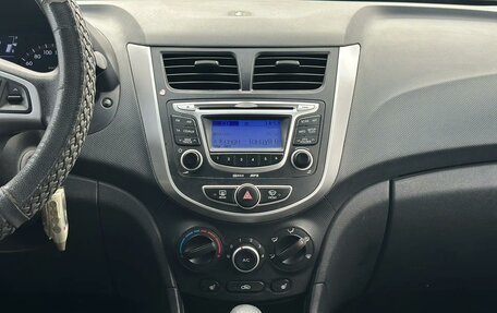 Hyundai Solaris II рестайлинг, 2012 год, 930 000 рублей, 12 фотография