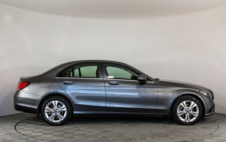 Mercedes-Benz C-Класс, 2019 год, 3 250 000 рублей, 4 фотография