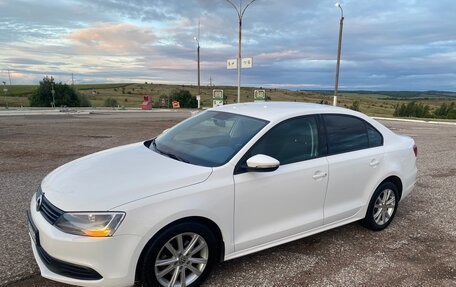 Volkswagen Jetta VI, 2012 год, 800 000 рублей, 3 фотография