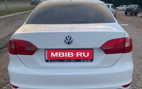 Volkswagen Jetta VI, 2012 год, 800 000 рублей, 6 фотография
