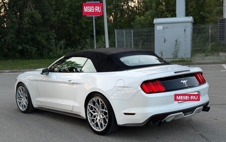 Ford Mustang VI рестайлинг, 2016 год, 2 500 000 рублей, 11 фотография