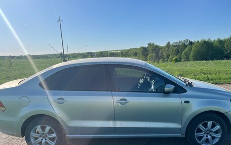 Volkswagen Polo VI (EU Market), 2011 год, 690 000 рублей, 2 фотография