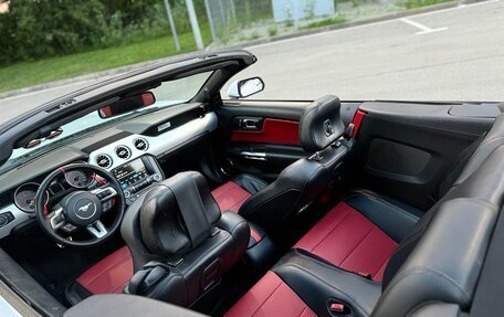 Ford Mustang VI рестайлинг, 2016 год, 2 500 000 рублей, 34 фотография