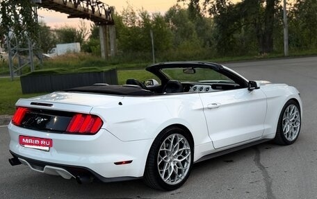 Ford Mustang VI рестайлинг, 2016 год, 2 500 000 рублей, 26 фотография