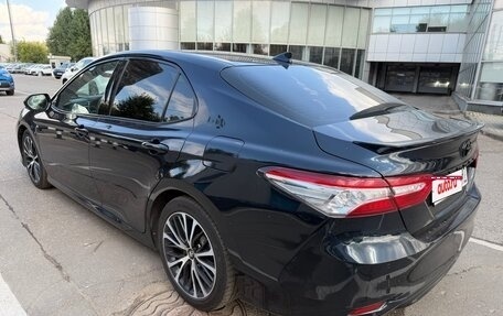 Toyota Camry, 2018 год, 2 100 000 рублей, 4 фотография