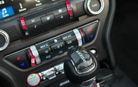 Ford Mustang VI рестайлинг, 2016 год, 2 500 000 рублей, 38 фотография