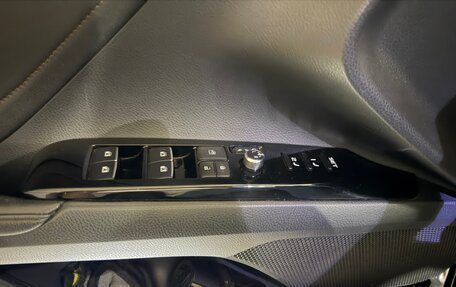 Toyota Camry, 2018 год, 2 100 000 рублей, 13 фотография